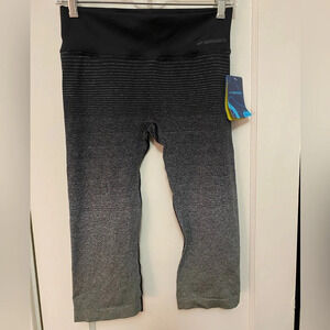 Brooks streaker Capri NWT women’s size medium